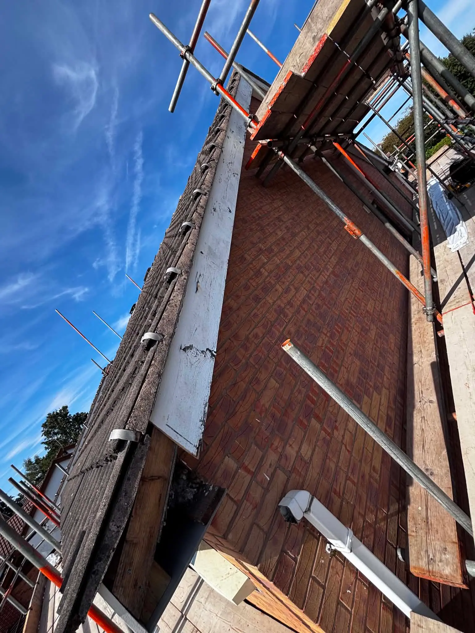 Gable end fascia before replacement